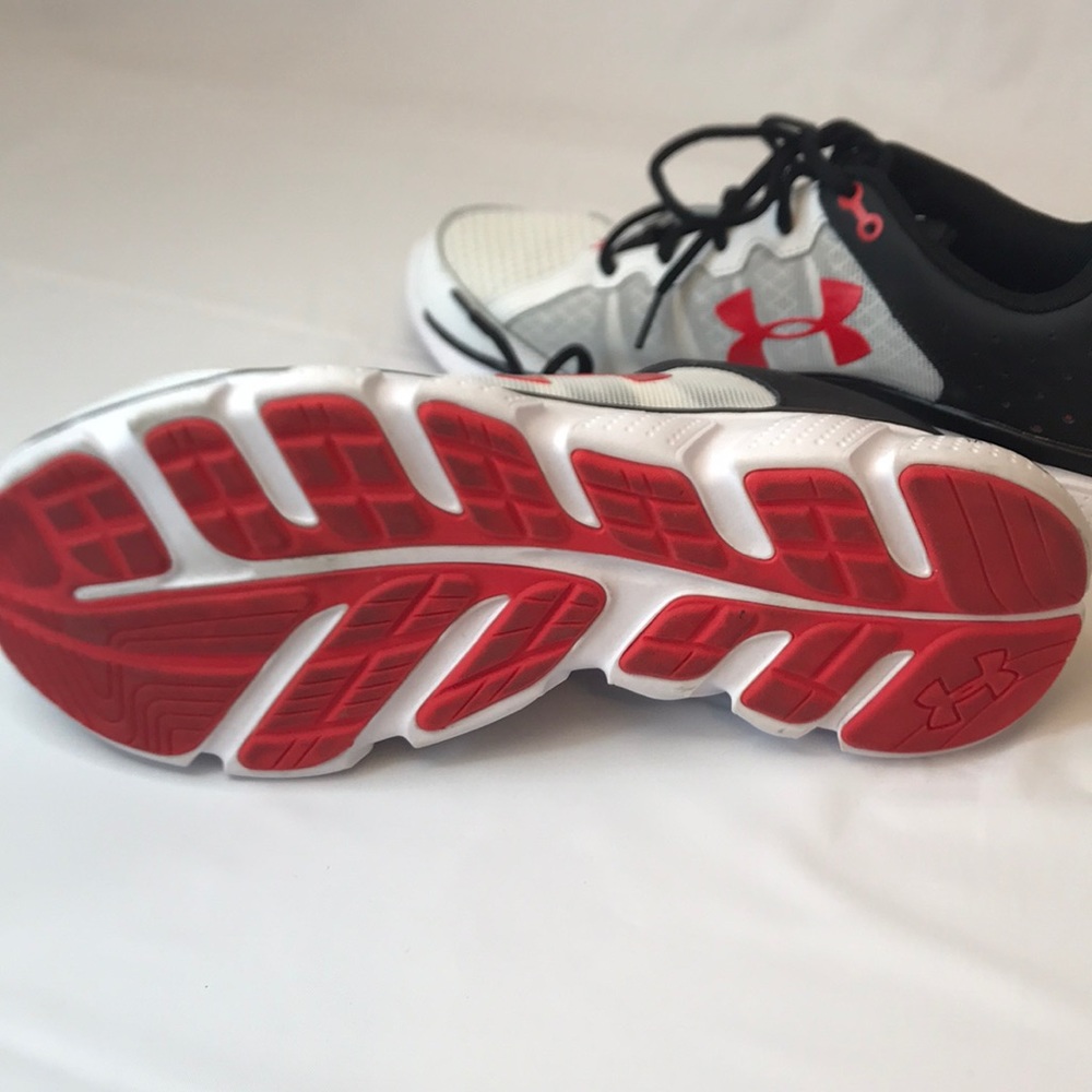 Men’s Undere Armour Running Shoes - Picture 6 of 6
